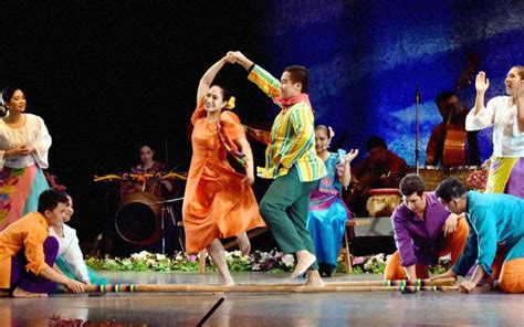 Bayanihan Dance Company .